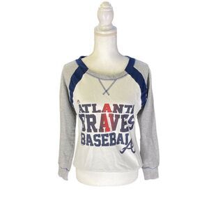 Majestic Fan Fashion Women’s Atlanta Braves Wide Crewneck Sweatshirt Size Small